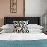 A Luxury Urban 1Br Queen Bed-Parking - Heart Of Historic Germantown - Temple & Lasalle -106- Stay Long Term!