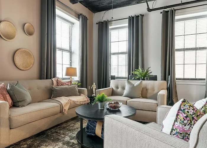 A Luxury Urban 1Br Queen Bed-Parking - Heart Of Historic Germantown - Temple & Lasalle -106- Stay Long Term!