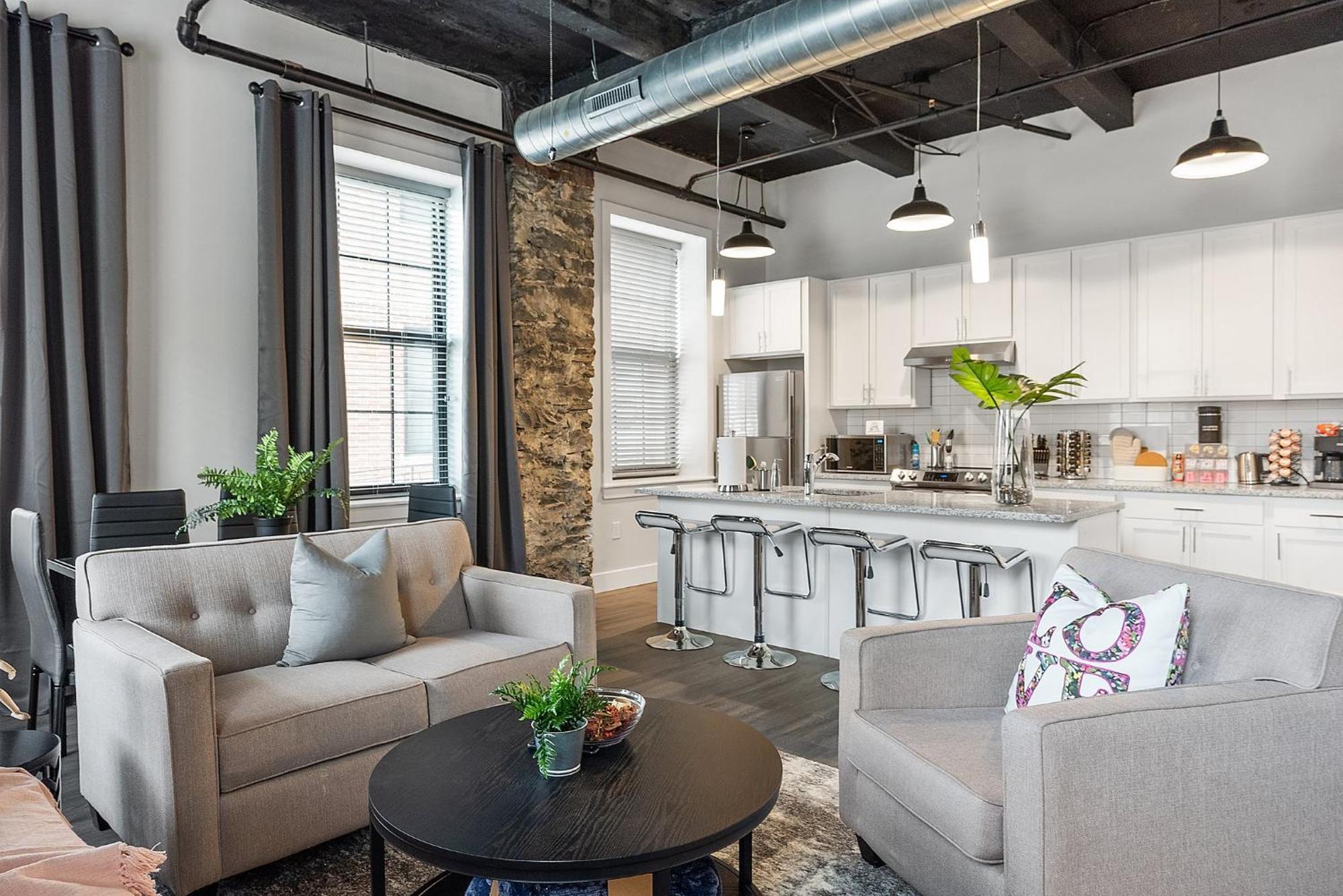 A Luxury Urban 1br Queen Bed-parking - Heart Of Historic Germantown - Temple & Lasalle -106- Long Term! Philadelphia