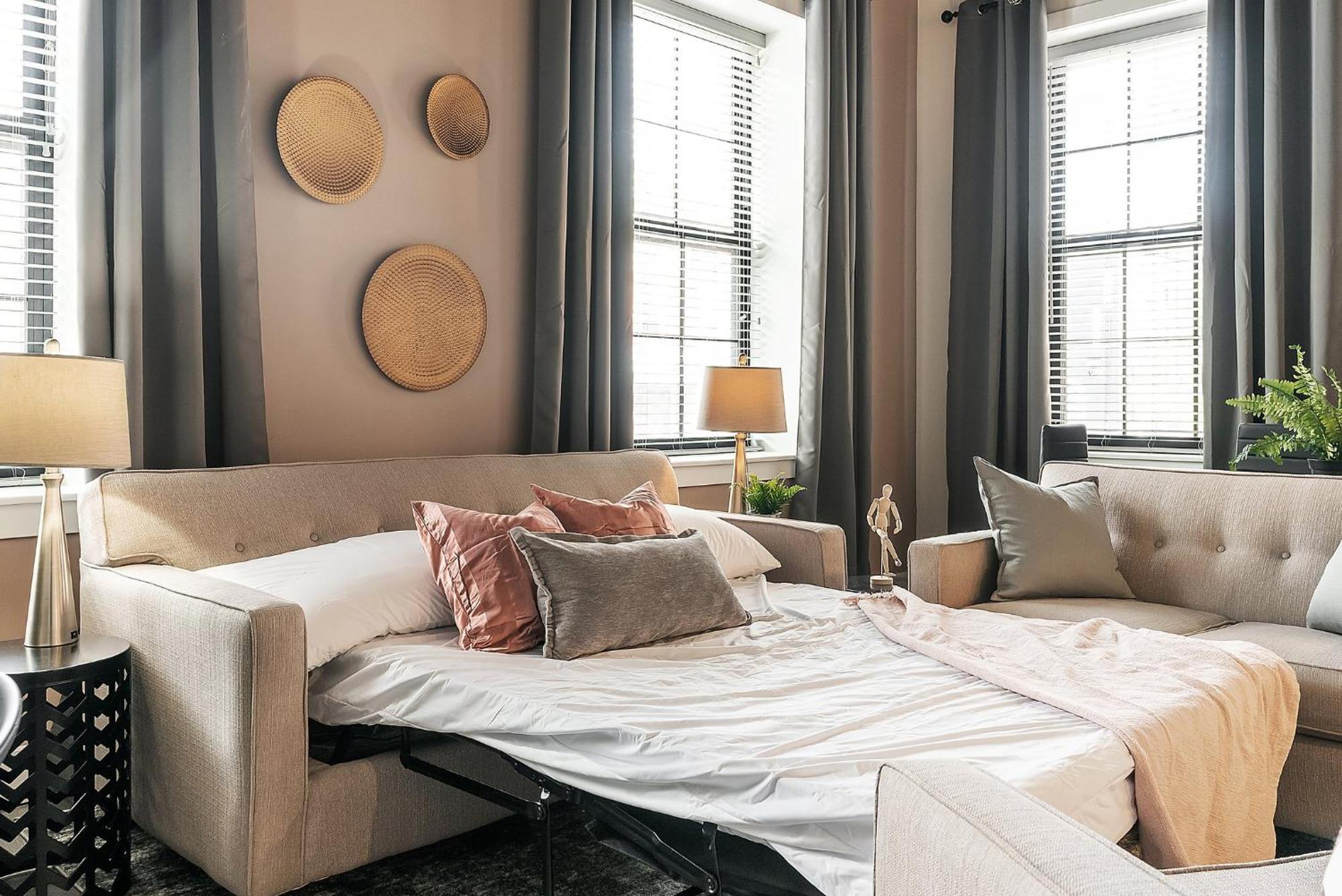 A Luxury Urban 1br Queen Bed-parking - Heart Of Historic Germantown - Temple & Lasalle -106- Long Term!
