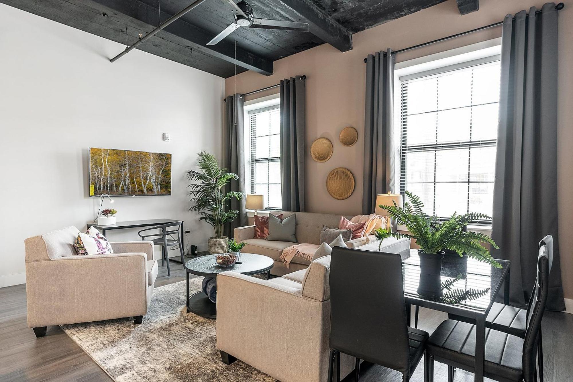 A Luxury Urban 1br Queen Bed-parking - Heart Of Historic Germantown - Temple & Lasalle -106- Long Term! Apartment